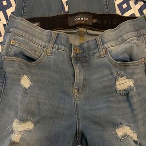 Torrid 12T bombshell skinny jeans ripped